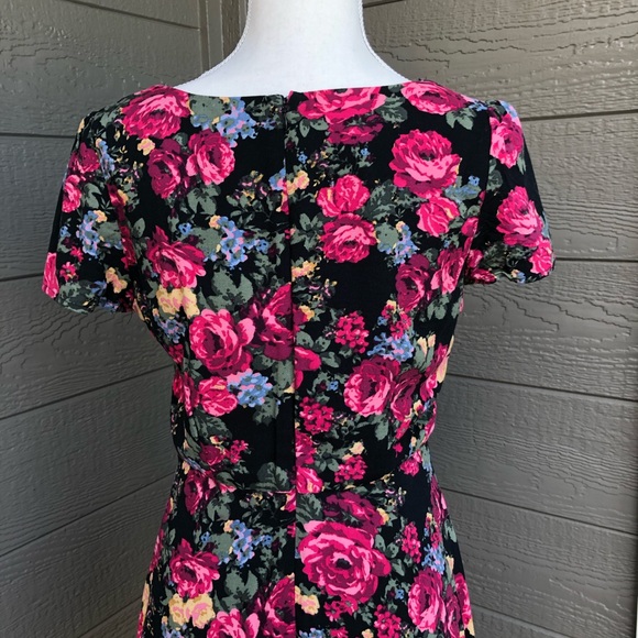 F21 Floral Sweetheart Dress - Picture 3 of 6